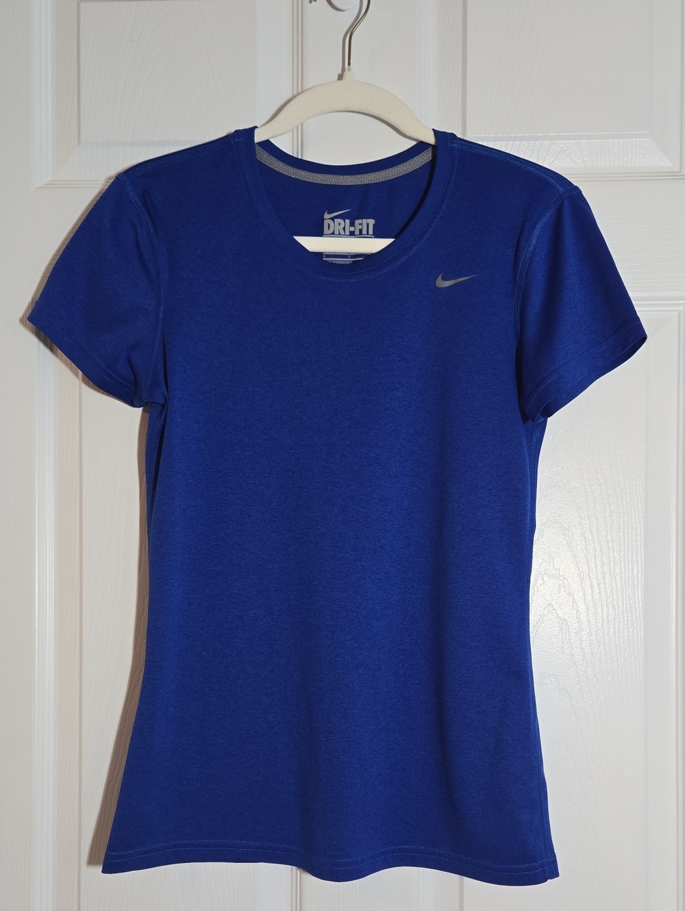 Nike Women's Royal Blue Dri-FIT Short Sleeve Tee Size Small